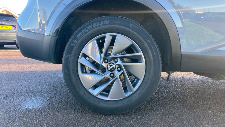 Nissan Qashqai 1.3 DiG-T MH Acenta Premium 5dr Petrol Hatchback